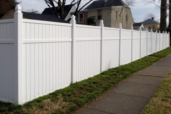 Why Vinyl Fences Are Ideal for Low-Maintenance Solutions in Dayton, OH